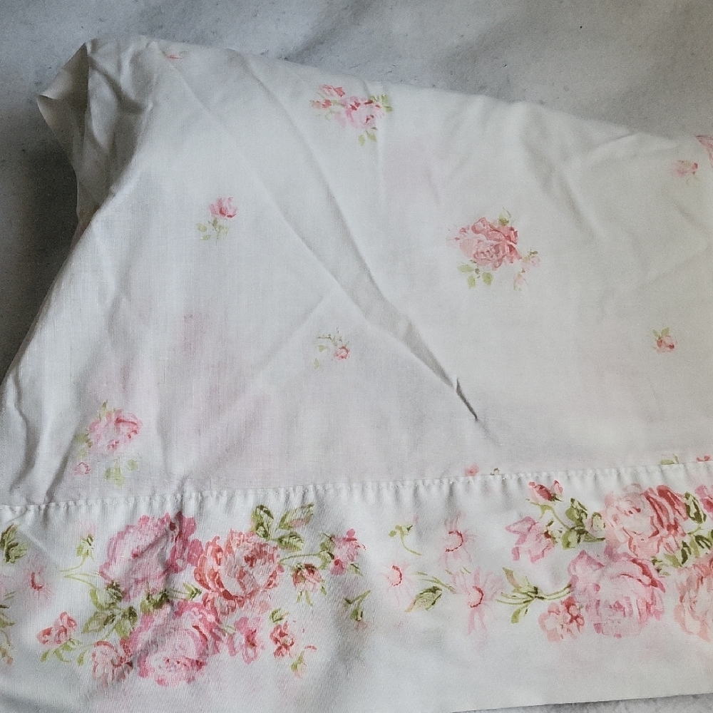 Vintage White and Pink Floral Flat Sheet